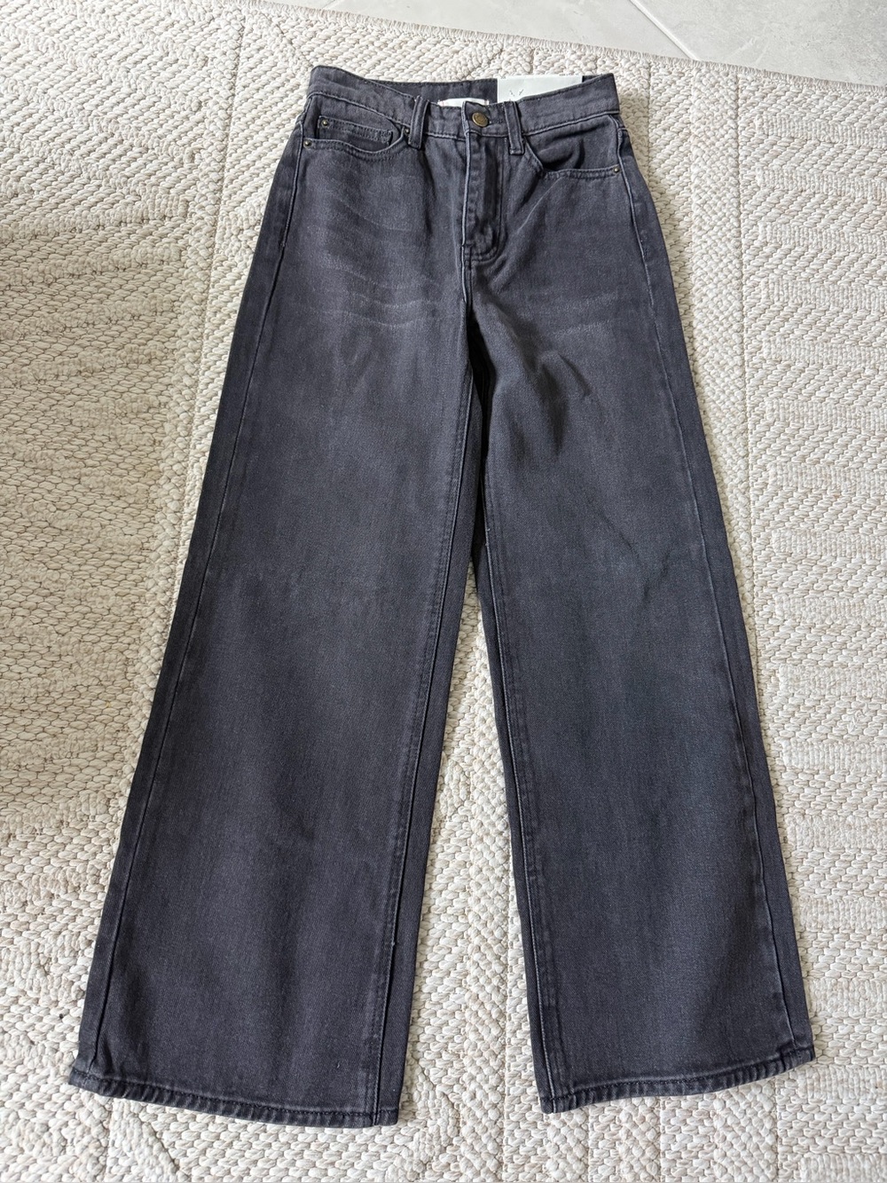 NWT Urban outfitters BDG black High & Wide JEANS 24